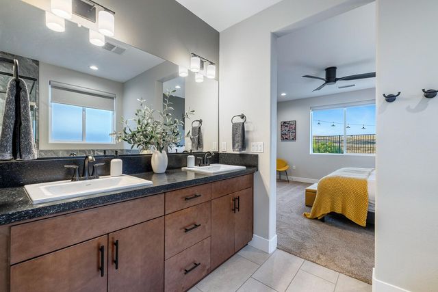 1243 Wildflower Drive, Madera, CA 93636