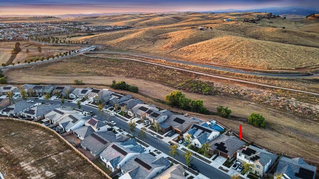 1243 Wildflower Drive, Madera, CA 93636