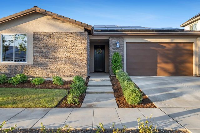 1243 Wildflower Drive, Madera, CA 93636