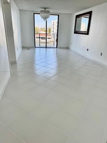 8100 E Byron Ave 303, Miami Beach, FL 33141