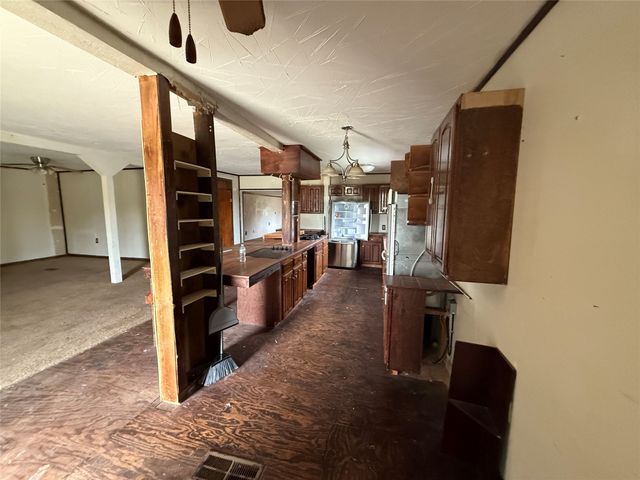 309 E Housley Street, Strawn, TX 76475