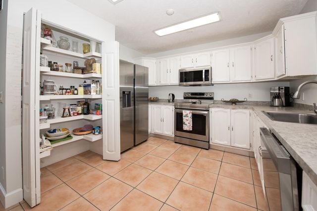 10355 154th Road N, Jupiter, FL 33478