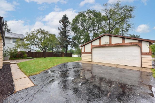 9030 W Helena COURT, Milwaukee, WI 53224