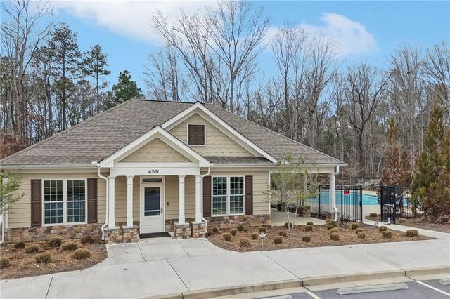 7409 Jennadee Drive, Fairburn, GA 30213