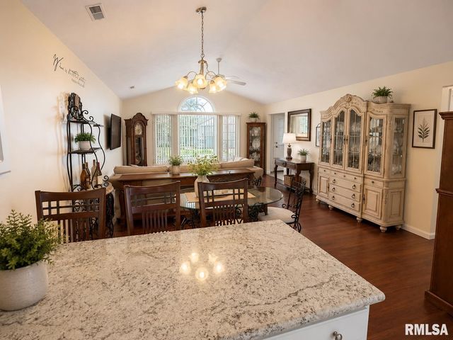 2111 W JUBILEE Lane, Dunlap, IL 61525