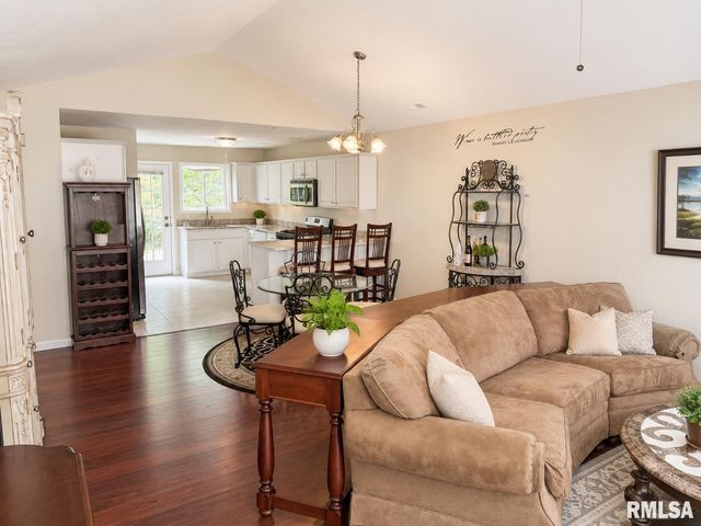2111 W JUBILEE Lane, Dunlap, IL 61525