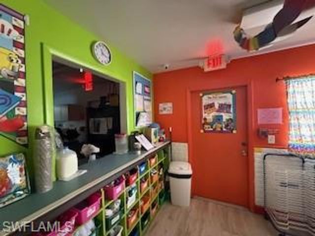 2722 SE Santa Barbara PL, Cape Coral, FL 33904