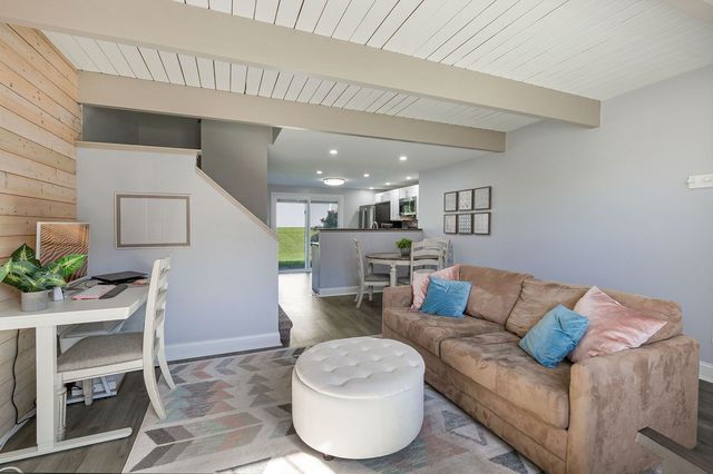 2024 Countryside Lane, Round Lake Beach, IL 60073