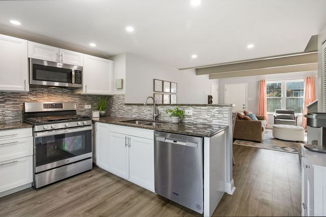 2024 Countryside Lane, Round Lake Beach, IL 60073