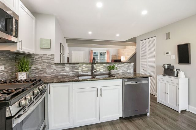 2024 Countryside Lane, Round Lake Beach, IL 60073
