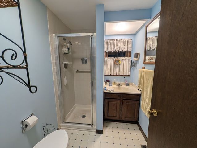 9319 N Knight Avenue, Des Plaines, IL 60016