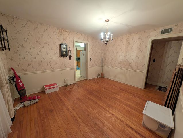 9319 N Knight Avenue, Des Plaines, IL 60016