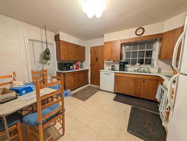 9319 N Knight Avenue, Des Plaines, IL 60016