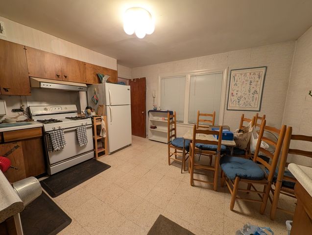 9319 N Knight Avenue, Des Plaines, IL 60016