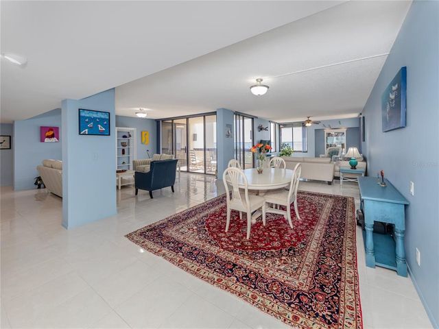 2020 HARBOURSIDE DRIVE 424, Longboat Key, FL 34228