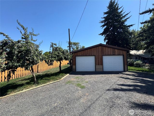 304 W Clay Street, Dayton, WA 99328