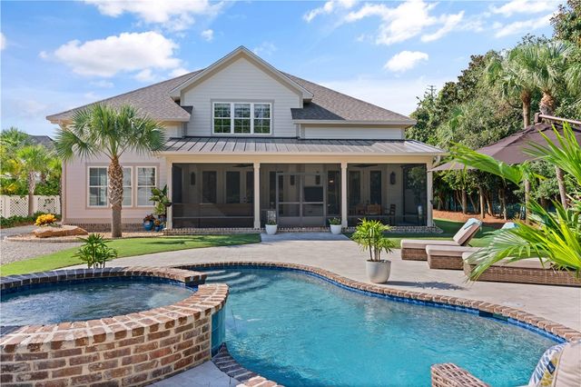 420 Yacht Club Lane, St Simons Island, GA 31522