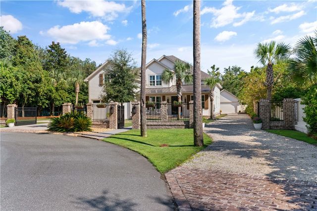 420 Yacht Club Lane, St Simons Island, GA 31522