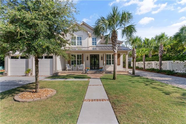 420 Yacht Club Lane, St Simons Island, GA 31522