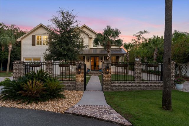 420 Yacht Club Lane, St Simons Island, GA 31522