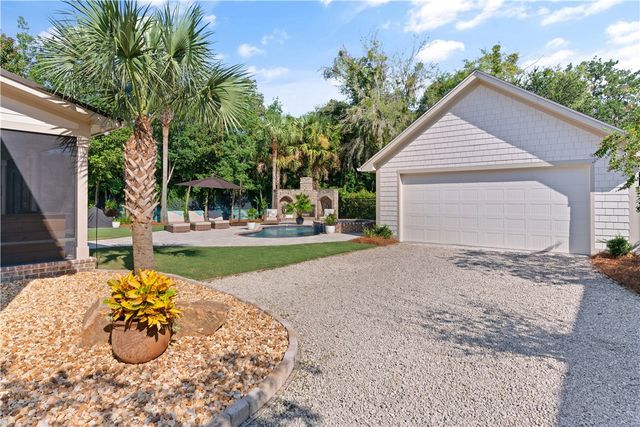 420 Yacht Club Lane, St Simons Island, GA 31522