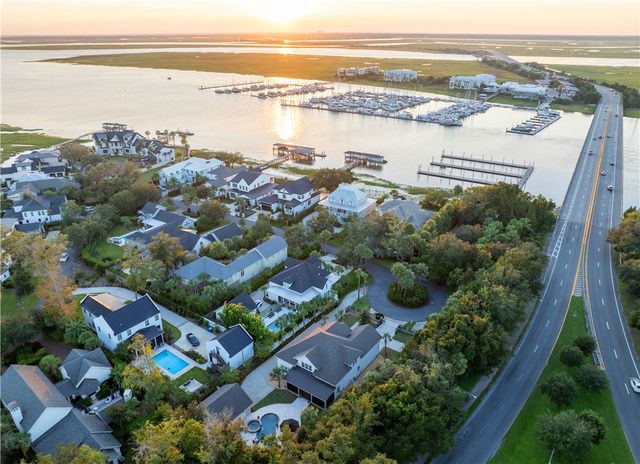 420 Yacht Club Lane, St Simons Island, GA 31522