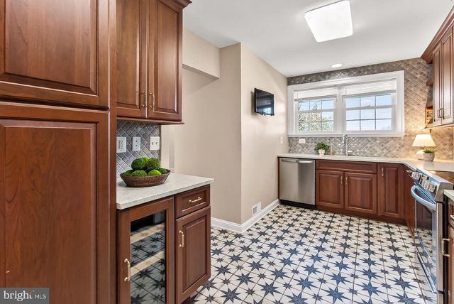 1955 KIRBY RD, Mclean, VA 22101