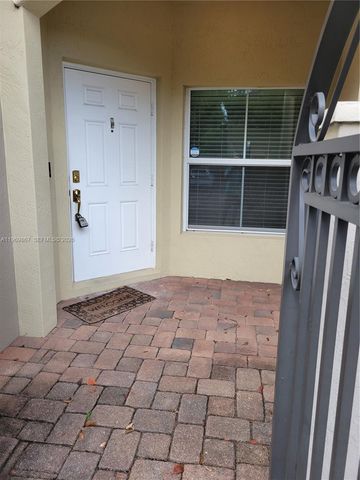 2851 W Prospect Rd 405, Tamarac, FL 33309