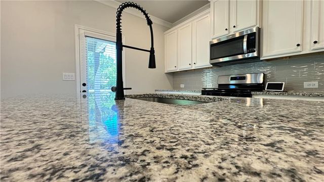 2920 Westgate Park Drive, Loganville, GA 30052
