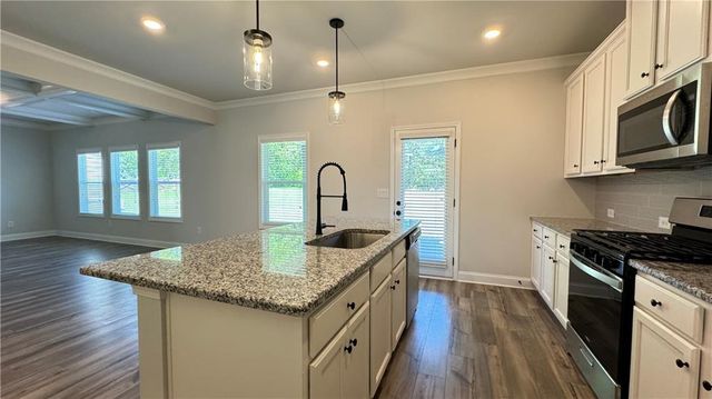 2920 Westgate Park Drive, Loganville, GA 30052