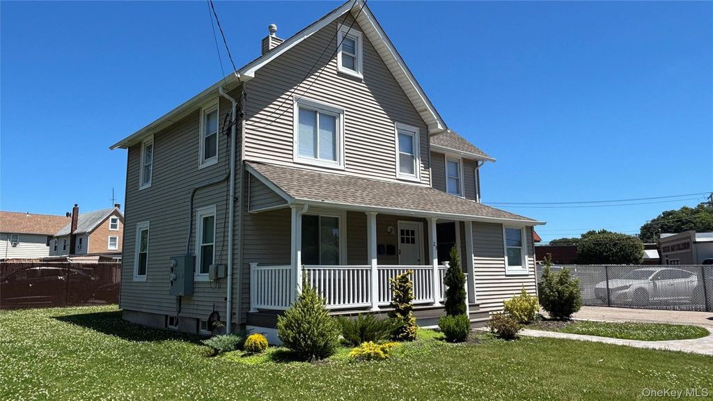 23 Arnold Avenue, West Babylon, NY 11704