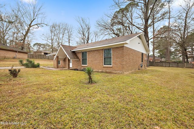 18 Begonia Court, Jackson, MS 39206
