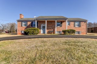 211 Robin Drive, Lynchburg, VA 24502
