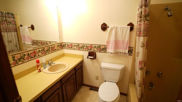 5020 S Woodland Drive E, North Judson, IN 46366