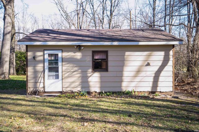 5020 S Woodland Drive E, North Judson, IN 46366