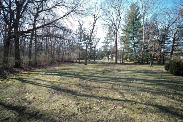 5020 S Woodland Drive E, North Judson, IN 46366