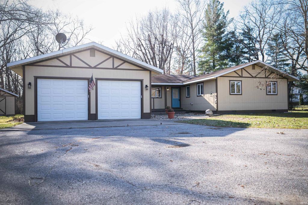 5020 S Woodland Drive E, North Judson, IN 46366