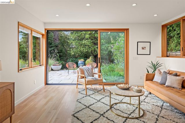 2241 Glen Ave, Berkeley, CA 94709