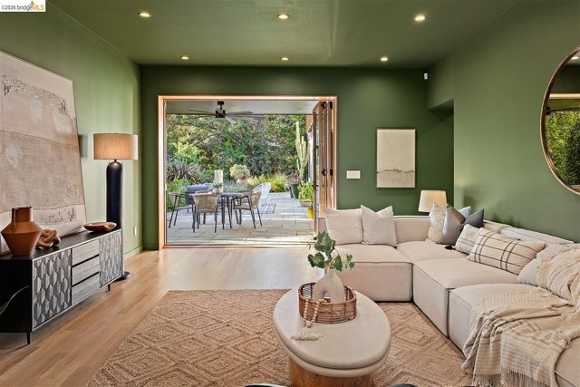 2241 Glen Ave, Berkeley, CA 94709