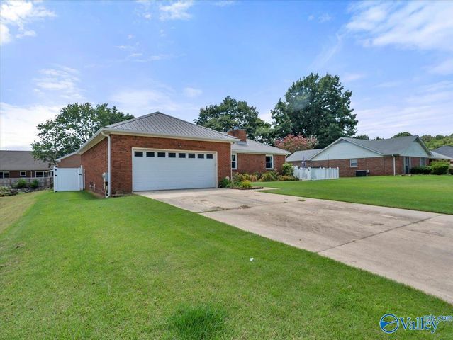228 Pin Oak Drive, Madison, AL 35758