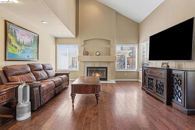 925 Outrigger Cir, Brentwood, CA 94513