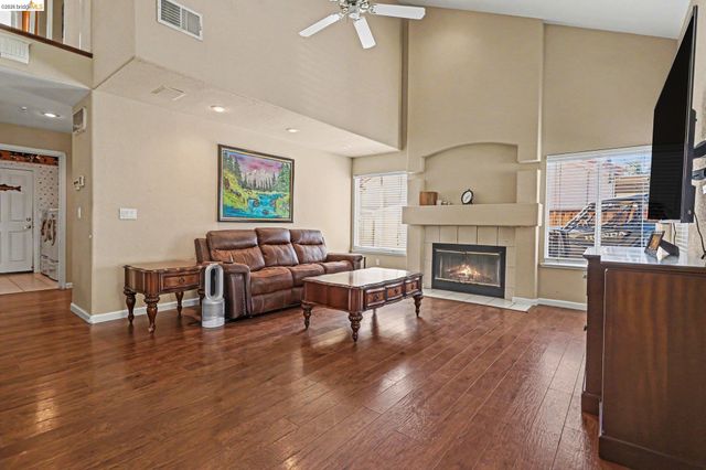 925 Outrigger Cir, Brentwood, CA 94513