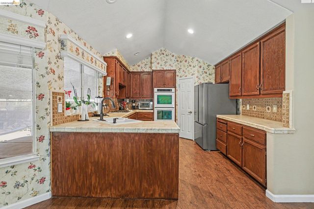 925 Outrigger Cir, Brentwood, CA 94513