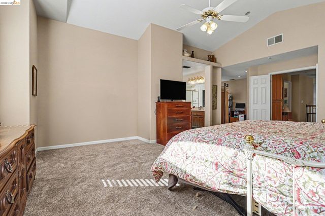 925 Outrigger Cir, Brentwood, CA 94513