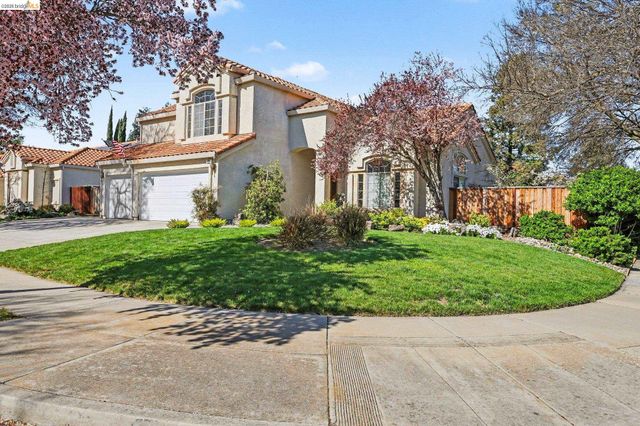 925 Outrigger Cir, Brentwood, CA 94513