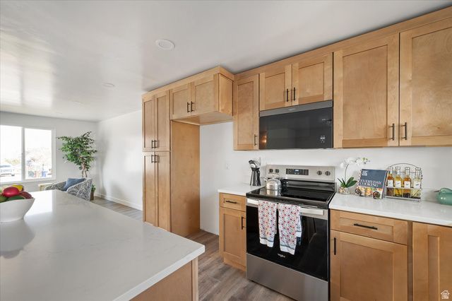 833 N STARCREST DR, Salt Lake City, UT 84116