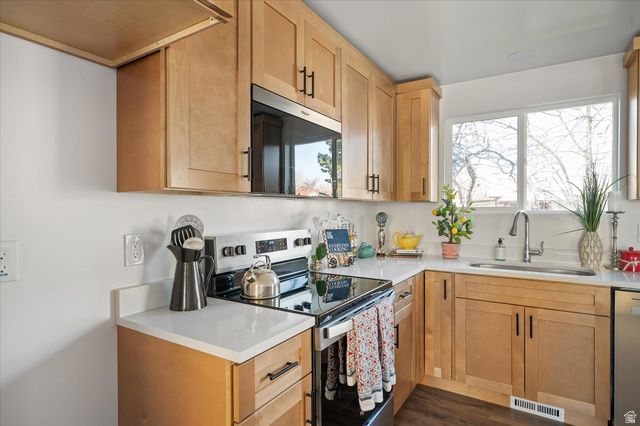 833 N STARCREST DR, Salt Lake City, UT 84116