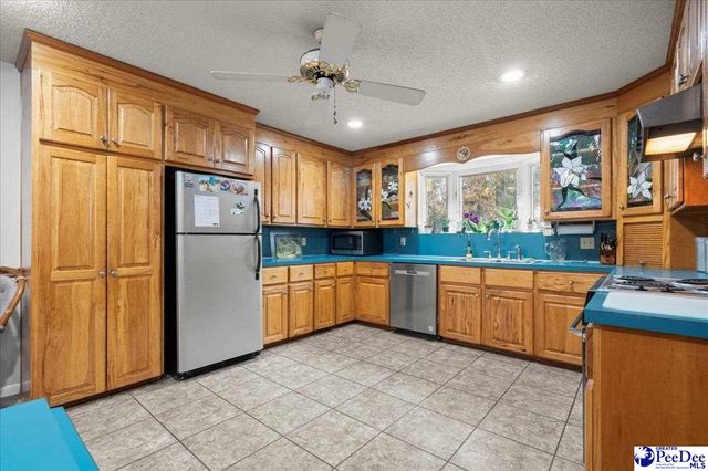 3903 Lake Oakdale Dr, Florence, SC 29501