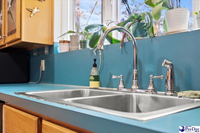 3903 Lake Oakdale Dr, Florence, SC 29501