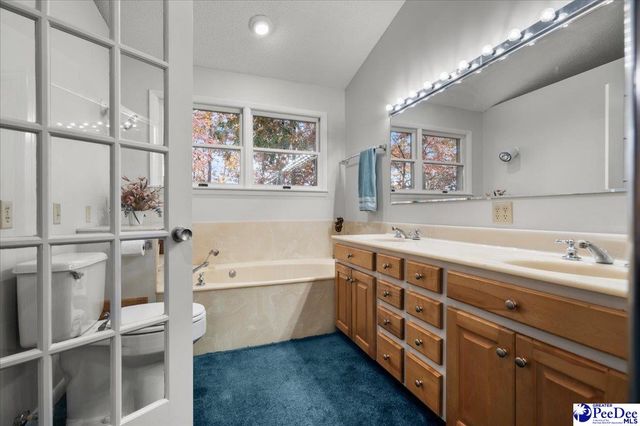 3903 Lake Oakdale Dr, Florence, SC 29501